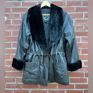 Vintage Winlit Leather Jacket with faux fur collar and cuffs. Black. Medium.